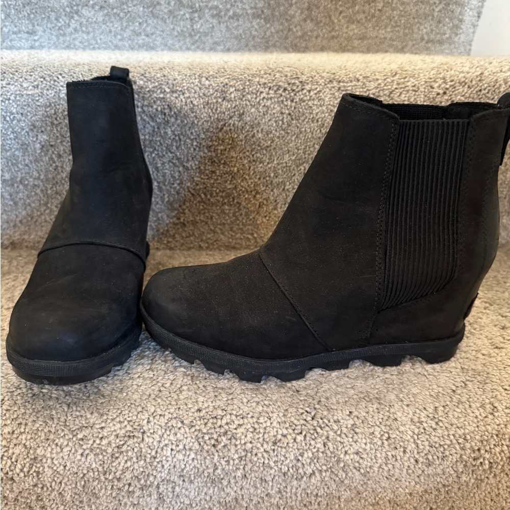 Sorel Joan of Arctic Wedge III Chelsea Womens Boot